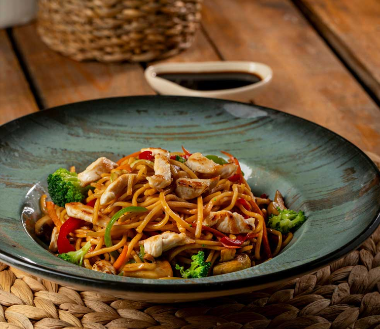 NOODLES MAKARNA TAVUKLU