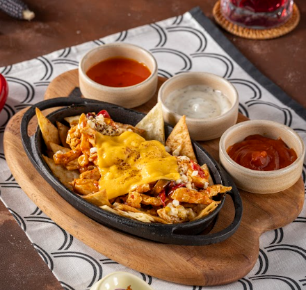 TAVUKLU NACHOS